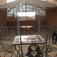 Отель Riad Aicha Марокко, Мерзуга - отзывы, цены и фото номеров - забронировать отель Riad Aicha онлайн балкон