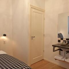 Hotel Toon сейф в номере