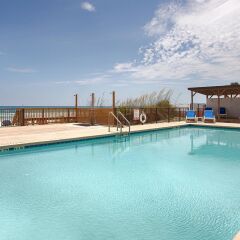 Отель Best Western Oceanfront - New Smyrna Beach бассейн