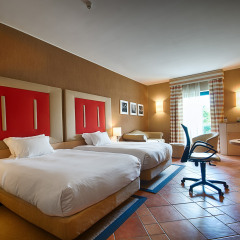 Отель Doubletree By Hilton Acaya Golf Resort Верноле комната для гостей фото 4