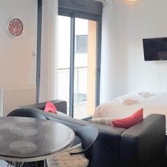 Отель Nice Booking - Myriazur Moderne Balcon в номере фото 2