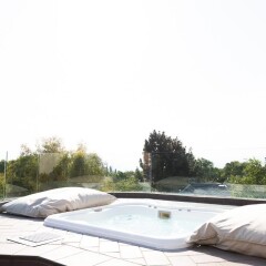 Отель Kefalari Suites