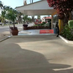 Hotel Ritz Sumbe парковка