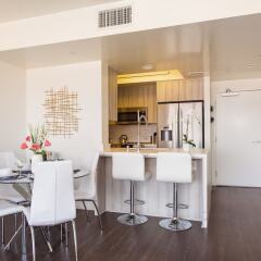 Апартаменты New Urban Downtown LA Luxury Apartment в номере