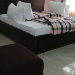 Отель Queen Idia Suites комната для гостей фото 4