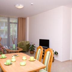 Апартаменты Sunny Beach Rent Apartments - Trakia Plaza комната для гостей фото 4