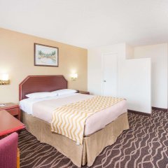 Travelodge by Wyndham Terre Haute in Terre Haute, United States of America from 64$, photos, reviews - zenhotels.com guestroom photo 2