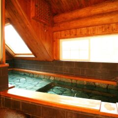 Отель Kurokawa Mori no Cottage Япония, Минамиогуни - отзывы, цены и фото номеров - забронировать отель Kurokawa Mori no Cottage онлайн ванная