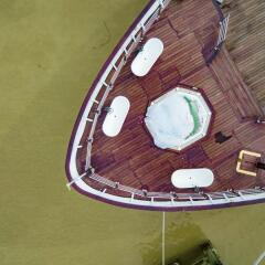 Vintage Luxury Yacht Hotel спортивное сооружение