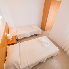 Отель Apartaments AR Isern Испания, Бланес - 3 отзыва об отеле, цены и фото номеров - забронировать отель Apartaments AR Isern онлайн комната для гостей
