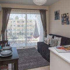 Апартаменты Paphos Love Hut Apartment комната для гостей фото 2