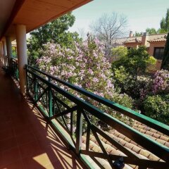 Отель Layos Hostel - Camp Испания, Лайос - отзывы, цены и фото номеров - забронировать отель Layos Hostel - Camp онлайн балкон