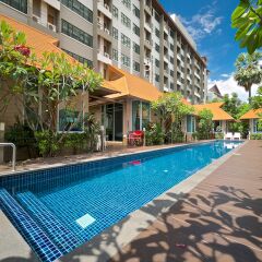 Отель BBHOUSE pattaya бассейн