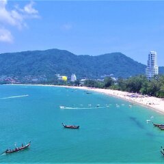 Отель Patong Tower 2.3 Patong Beach by PHR Таиланд, Патонг - отзывы, цены и фото номеров - забронировать отель Patong Tower 2.3 Patong Beach by PHR онлайн пляж фото 2