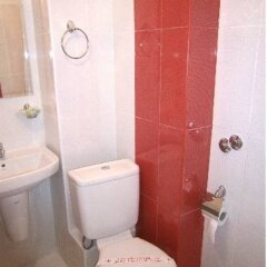 Отель Family Hotel White House Болгария, Поморие - отзывы, цены и фото номеров - забронировать отель Family Hotel White House онлайн ванная фото 2