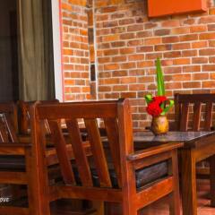 Отель Coconut Grove Beach Resort питание