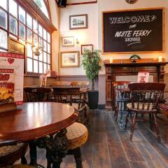 PubLove @ The White Ferry, Victoria - Hostel питание фото 3