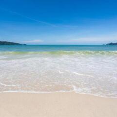 Отель X2 Vibe Phuket Patong пляж фото 2