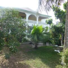 Отель Almond Tree Guest House
