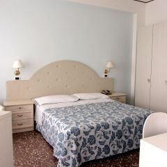 Отель Carlton Beach Италия, Римини - 2 отзыва об отеле, цены и фото номеров - забронировать отель Carlton Beach онлайн комната для гостей фото 2