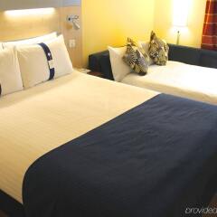 Отель Holiday Inn Express London Stansted комната для гостей фото 5