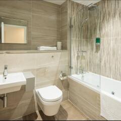 Отель Docklands Lodge London ванная фото 2