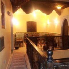Отель Riad Boutouil бассейн