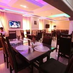 Iyore Grand Hotel & Suites 2 питание