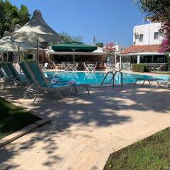 Moonshine Hotel & Suites бассейн фото 2