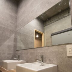 Отель AMP FLAT Nishijin 2F Фукуока ванная