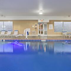 Отель Holiday Inn Express & Suites Somerset Central фитнесс-зал фото 4