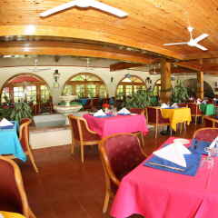Charela Inn Hotel питание