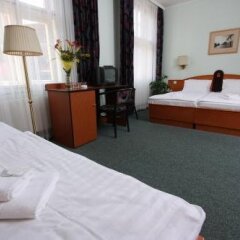 Central Hotel Prague сейф в номере