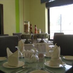Отель Crystal Suites