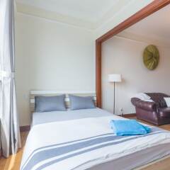 Апартаменты The Manor Luxury 1BR Apartment Center комната для гостей фото 4