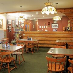 Отель Cariboo Lodge питание фото 3