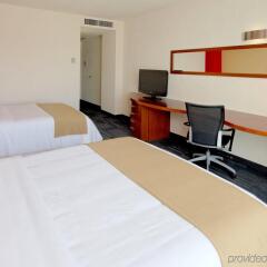 Отель Holiday Inn Express Guadalajara Expo Мексика, Гвадалахара - отзывы, цены и фото номеров - забронировать отель Holiday Inn Express Guadalajara Expo онлайн удобства в номере фото 2