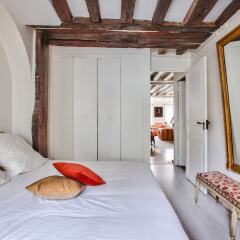 Отель Superbe appartement Saint-Paul - Le Marais Париж комната для гостей