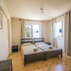 Апартаменты Konnos 2 Bedroom Apartment комната для гостей фото 5