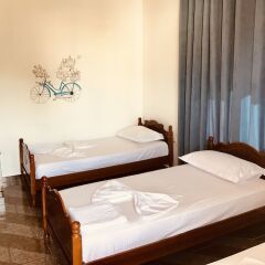 The Garden Beach Hostel Голем детские мероприятия