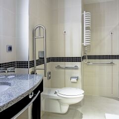 Отель Hampton by Hilton Gdansk Airport комната для гостей фото 3