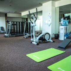 Hotel Saffron фитнесс-зал