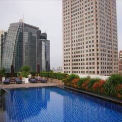 Отель Park Plaza Sukhumvit Bangkok бассейн