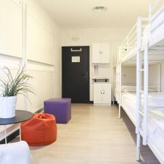 Отель Hostels MeetingPoint Испания, Мадрид - отзывы, цены и фото номеров - забронировать отель Hostels MeetingPoint онлайн комната для гостей