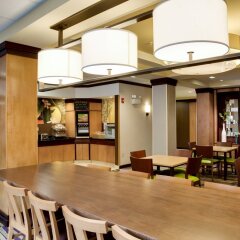 Отель Fairfield Inn And Suites By Marriott Lake City Лейк-Сити питание