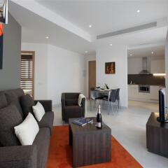 Апартаменты Fisa Rentals Les Corts Apartments комната для гостей фото 2