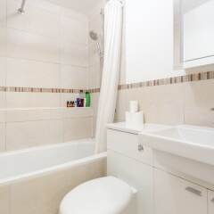 Отель 1 Bedroom Apartment in Camden Великобритания, Лондон - отзывы, цены и фото номеров - забронировать отель 1 Bedroom Apartment in Camden онлайн ванная