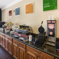 Отель Comfort Suites Plainview банкомат