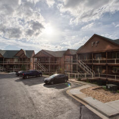 Отель Cliffs Resort Table Rock Lake фото 2