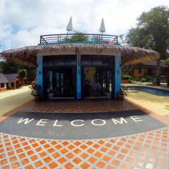 Отель Phi Phi Long Beach Resort & Villa развлечения